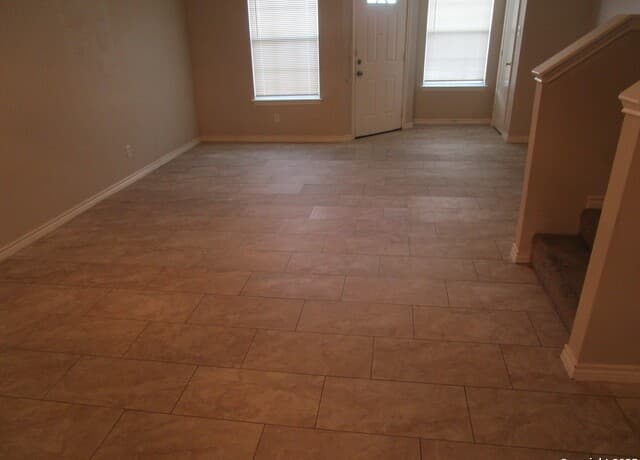 3-bedroom rental at 103 Autumn Pass in San Antonio, TX — photo 2