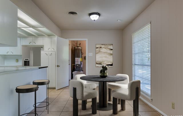 3-bedroom rental at 1115 Haltown Dr in San Antonio, TX — photo 5