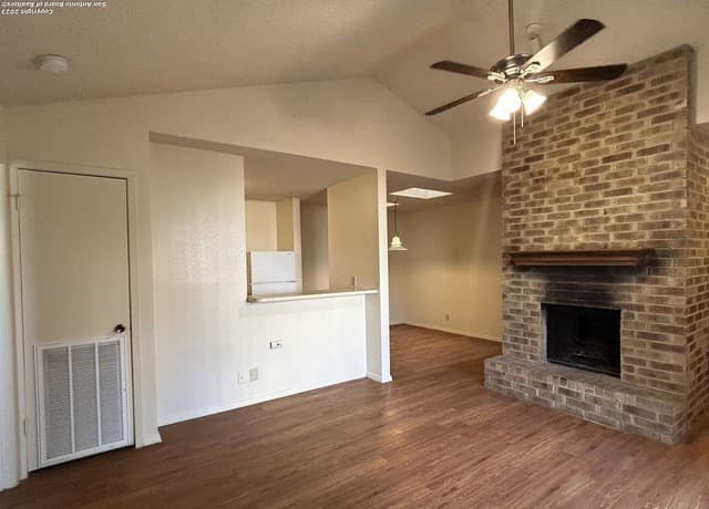2-bedroom rental at 6312 Waddesdon Wood in San Antonio, TX — photo 2