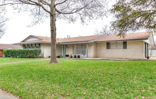3-bedroom rental at 502 Downshire Dr in San Antonio, TX — photo 2
