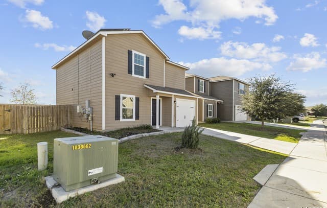 3-bedroom rental at 12350 Mahoney in San Antonio, TX — photo 3