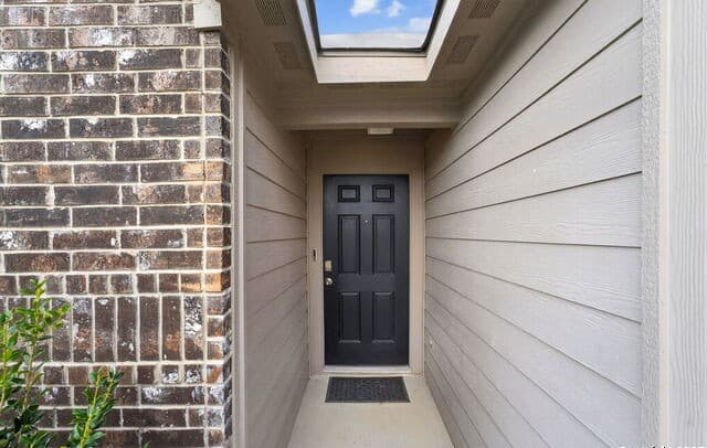 3-bedroom rental at 11025 White Sands in Live Oak, TX — photo 4