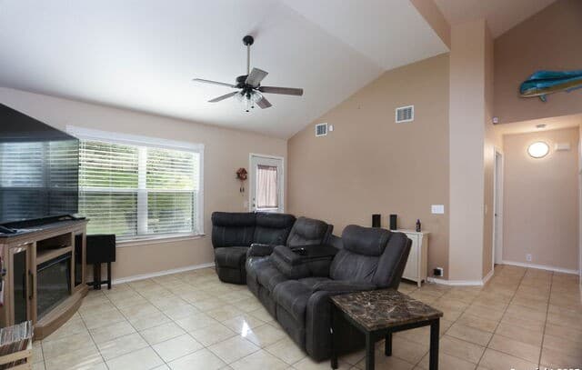 4-bedroom rental at 5124 Knollwood in Schertz, TX — photo 3