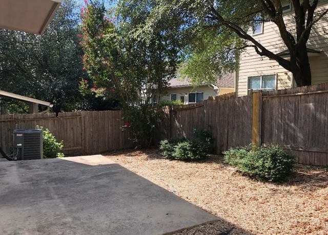 3-bedroom rental at 5514 Justin Cove in San Antonio, TX — photo 4
