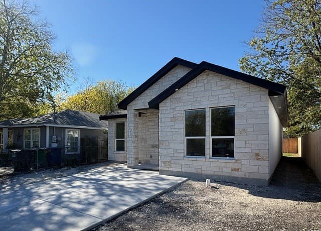 Home for sale at 6415 Buena Vista in San Antonio, TX — photo 1