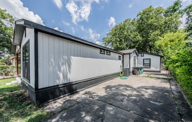 3-bedroom rental at 215 Oelkers in San Antonio, TX — photo 5