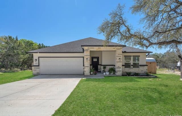 4-bedroom rental at 348 Fawn in Spring Branch, TX — photo 1