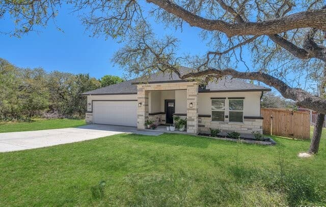 4-bedroom rental at 348 Fawn in Spring Branch, TX — photo 2
