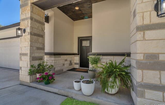 4-bedroom rental at 348 Fawn in Spring Branch, TX — photo 4