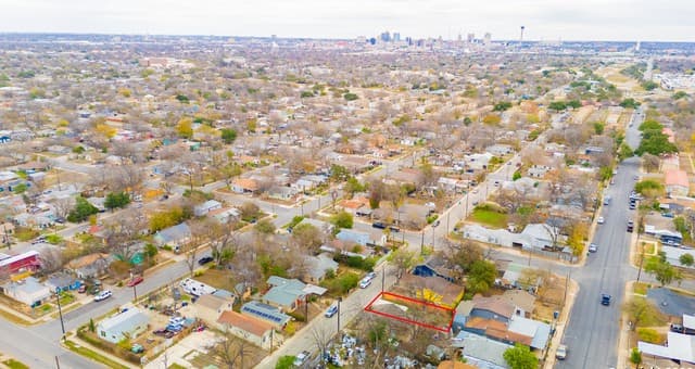 rental at 1610 Loma Vista in San Antonio, TX — photo 2