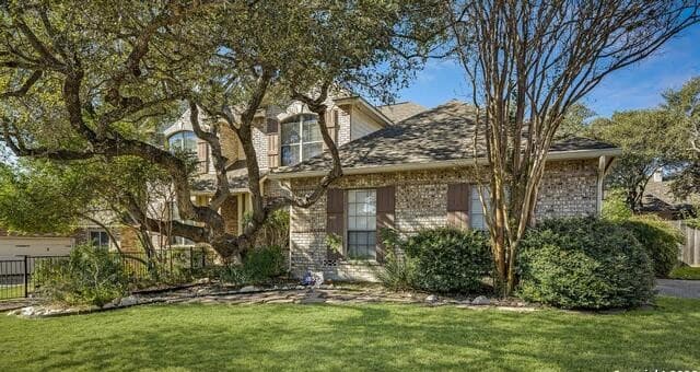 4-bedroom rental at 18347 Emerald Oaks in San Antonio, TX — photo 2