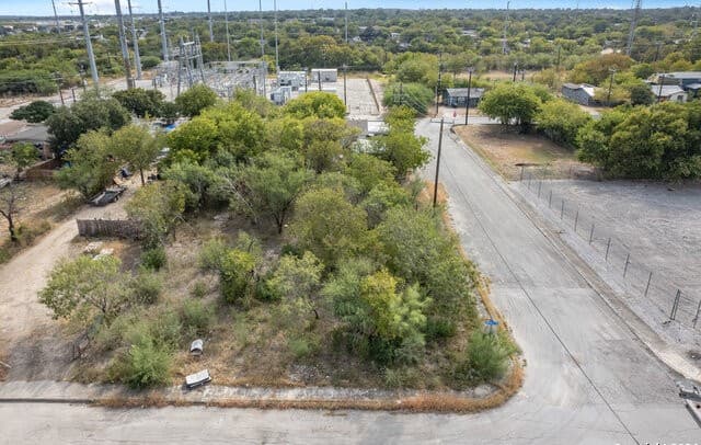 rental at 602 Jenull Ave in San Antonio, TX — photo 1