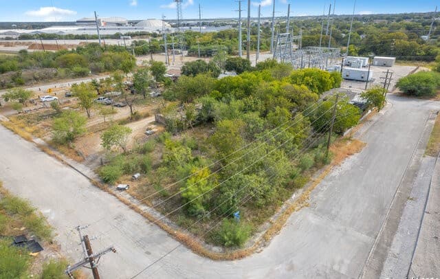 rental at 602 Jenull Ave in San Antonio, TX — photo 2