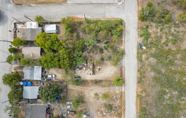 rental at 610 Jenull Ave in San Antonio, TX — photo 1