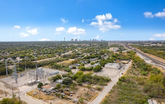 rental at 610 Jenull Ave in San Antonio, TX — photo 4