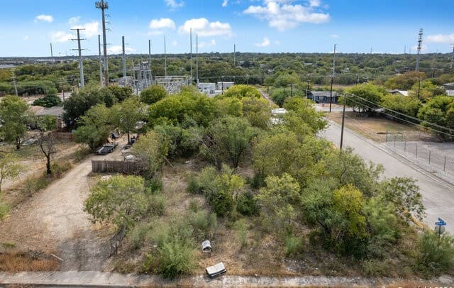 rental at 610 Jenull Ave in San Antonio, TX — photo 5