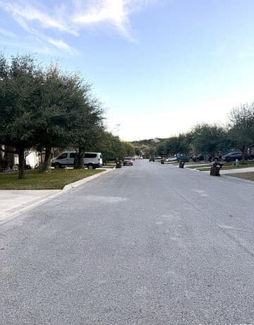 3-bedroom rental at 26010 Shady Acres in San Antonio, TX — photo 4