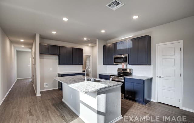 3-bedroom rental at 4982 Mala Vida in San Antonio, TX — photo 4