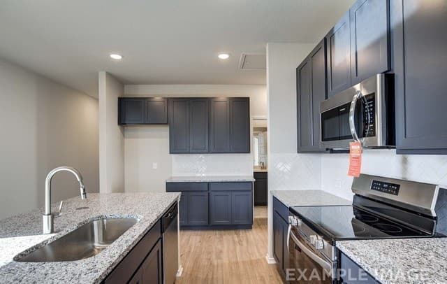 3-bedroom rental at 4982 Mala Vida in San Antonio, TX — photo 5