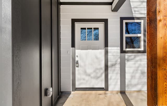 3-bedroom rental at 107 Calles St in San Antonio, TX — photo 4