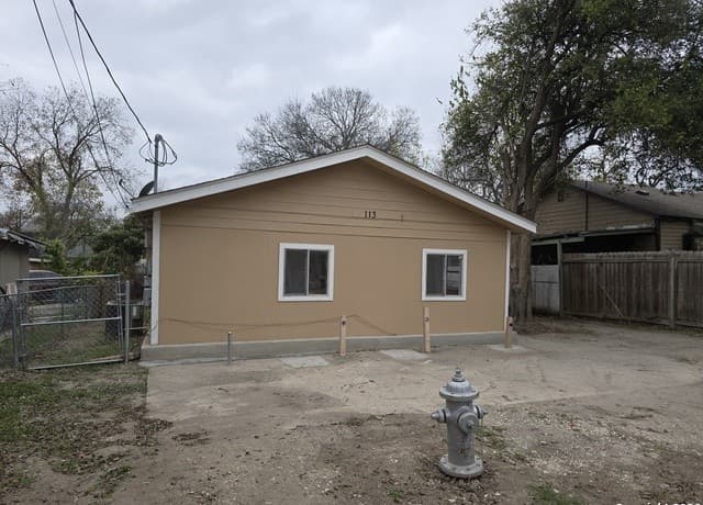 rental at 113 Cox in San Antonio, TX — photo 2