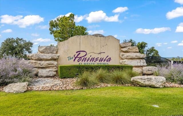 3-bedroom rental at 742 Pacific in Spring Branch, TX — photo 4