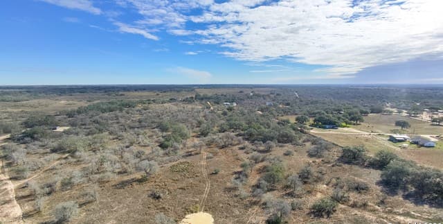 rental at 2743 & 2739 Cr 770 in Natalia, TX — photo 3