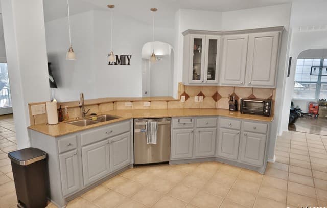 4-bedroom rental at 23530 Enchanted in San Antonio, TX — photo 2