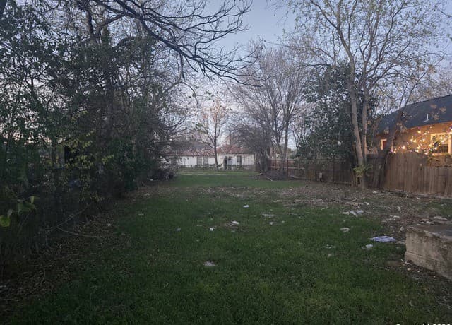 rental at 1327 Burleson in San Antonio, TX — photo 5