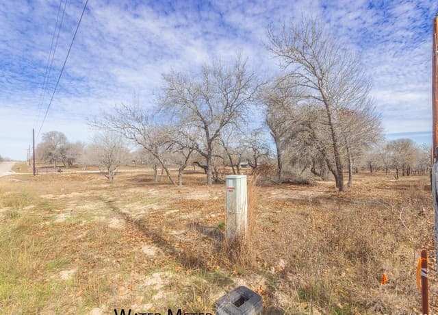 rental at 1511 Meadow Glen in Adkins, TX — photo 3