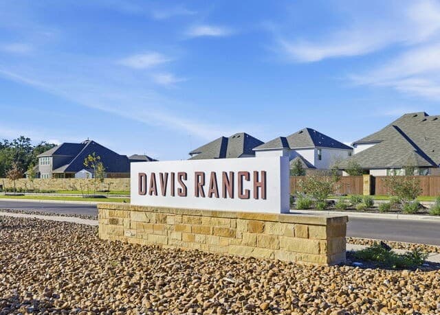 3-bedroom rental at 10823 Lone Ranger in San Antonio, TX — photo 2