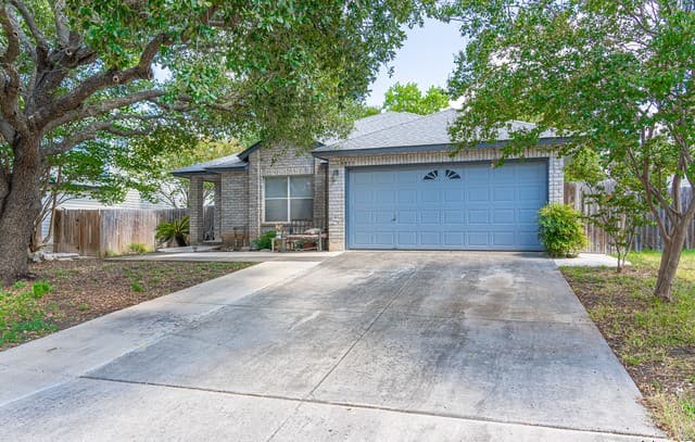 3-bedroom rental at 9835 Morningfield in San Antonio, TX — photo 1