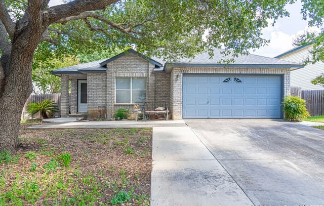 3-bedroom rental at 9835 Morningfield in San Antonio, TX — photo 4