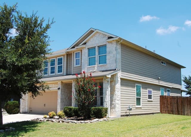 4-bedroom rental at 509 Whittmen Ave in Schertz, TX — photo 2