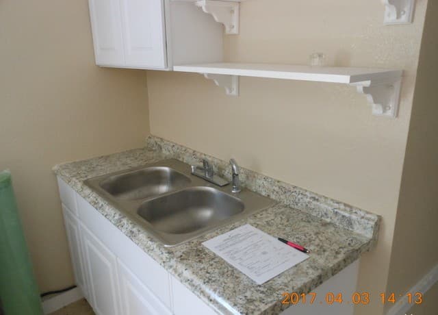 2-bedroom rental at 427 Lively Dr Unit GARAGE APARTMENT in San Antonio, TX — photo 4