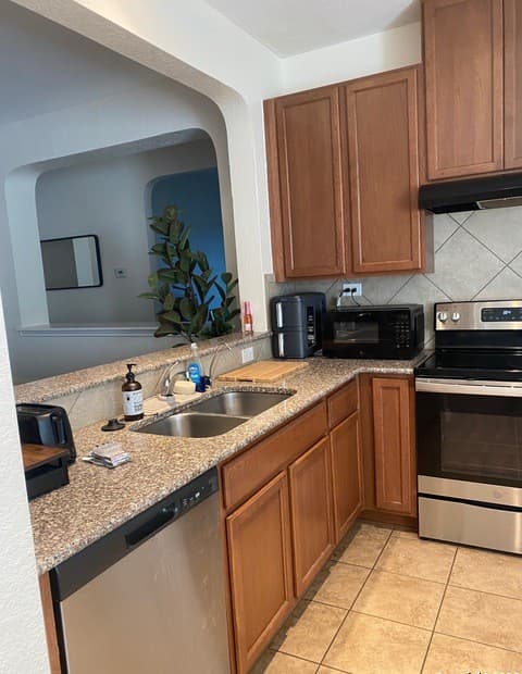 3-bedroom rental at 4426 Wrangler Run in San Antonio, TX — photo 5