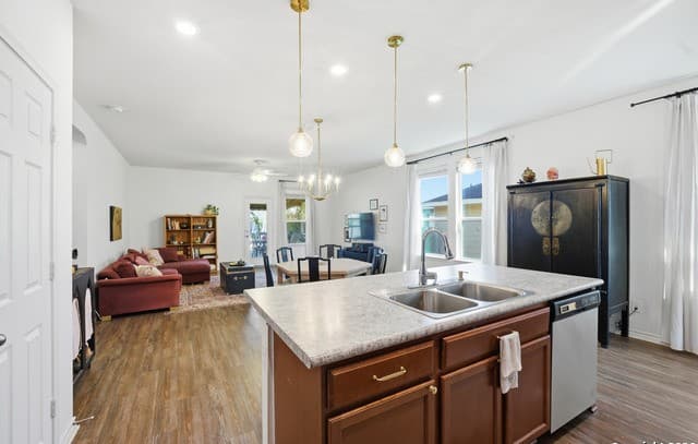 4-bedroom rental at 9831 Overlook Cyn in San Antonio, TX — photo 5