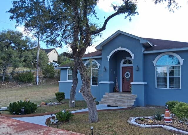 4-bedroom rental at 7061 Devonshire in Spring Branch, TX — photo 2