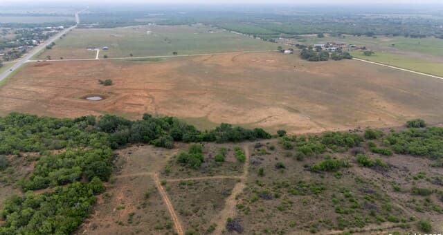 rental at TBD State Hwy 97 West in Floresville, TX — photo 4