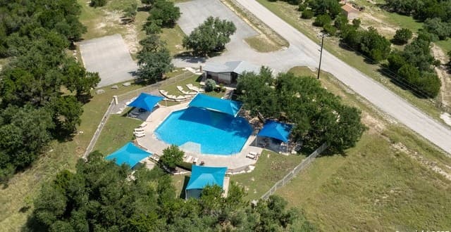 rental at 436 Arthur Ct in Spring Branch, TX — photo 2