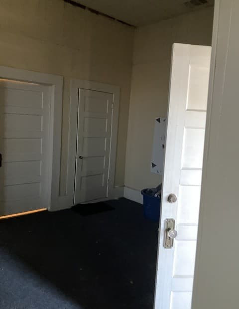 6-bedroom rental at 2424 Buena Vista in San Antonio, TX — photo 5