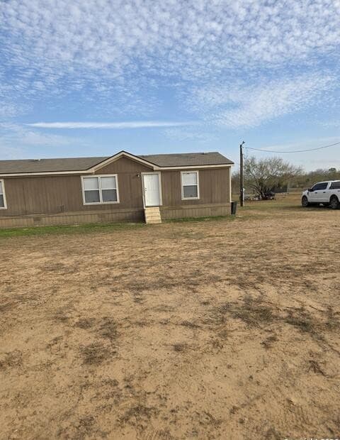 3-bedroom rental at 132 S Price in Poteet, TX — photo 3