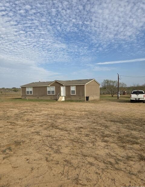 3-bedroom rental at 132 S Price in Poteet, TX — photo 5
