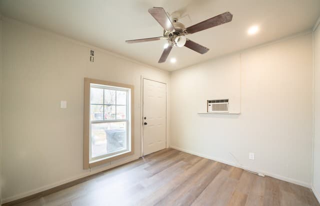 3-bedroom rental at 1050 Nw 38th St in San Antonio, TX — photo 5