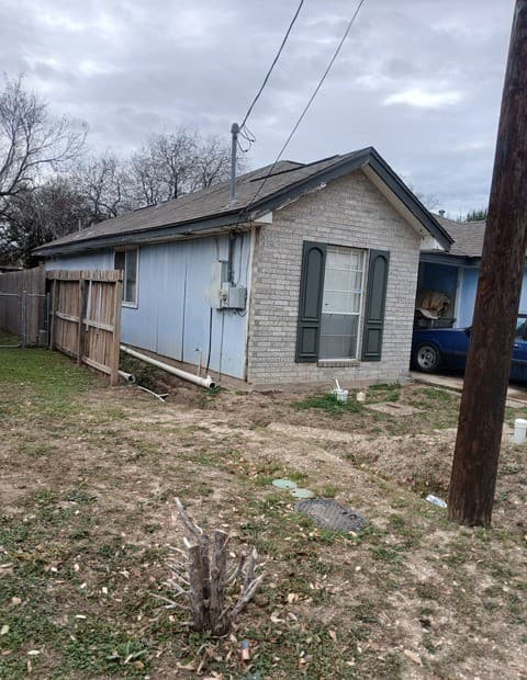 3-bedroom rental at 4222 Family Tree in San Antonio, TX — photo 2