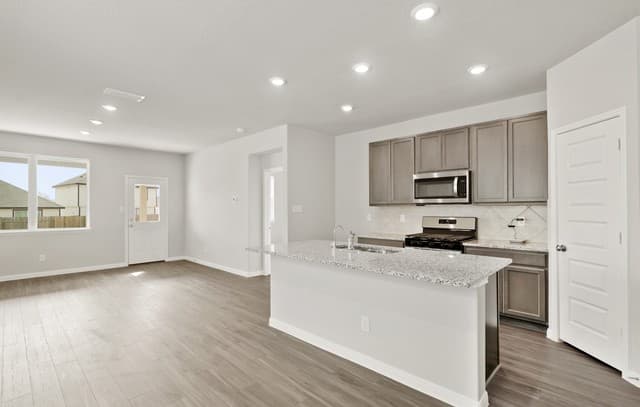 3-bedroom rental at 8554 Catnip Pass in Elmendorf, TX — photo 2