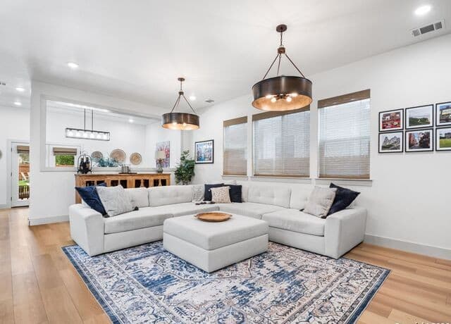 3-bedroom rental at 603 Graham in Boerne, TX — photo 5