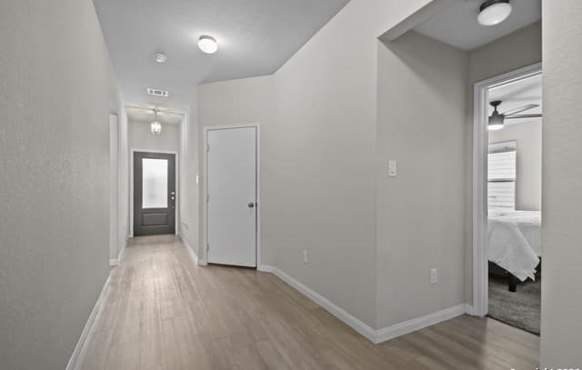 4-bedroom rental at 6651 Beehive in San Antonio, TX — photo 4