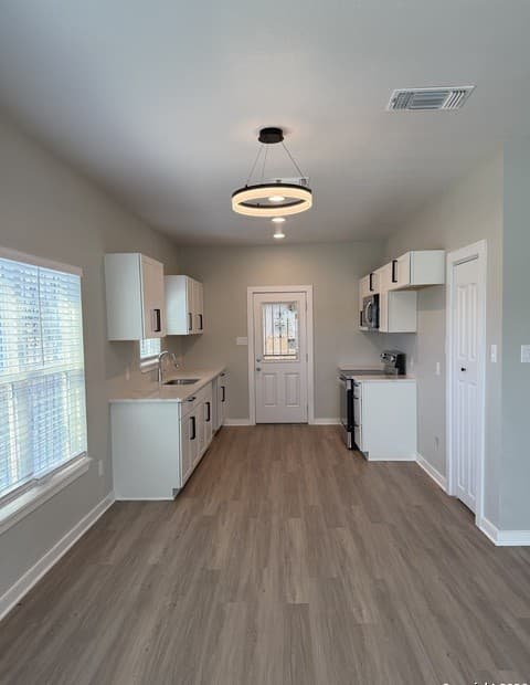 3-bedroom rental at 2975 Martin Luther King in San Antonio, TX — photo 2