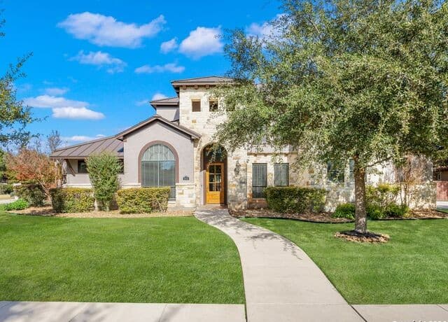 5-bedroom rental at 303 Regent Circle in San Antonio, TX — photo 1